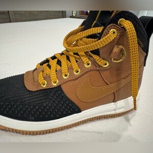 Nike Lunar Force 1
Men's Winterized Duckboot